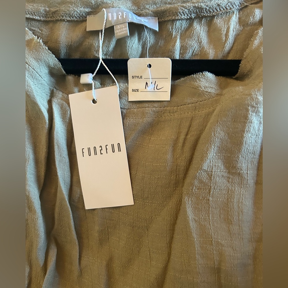 Fun2Fun Blouse - Picture 2 of 2